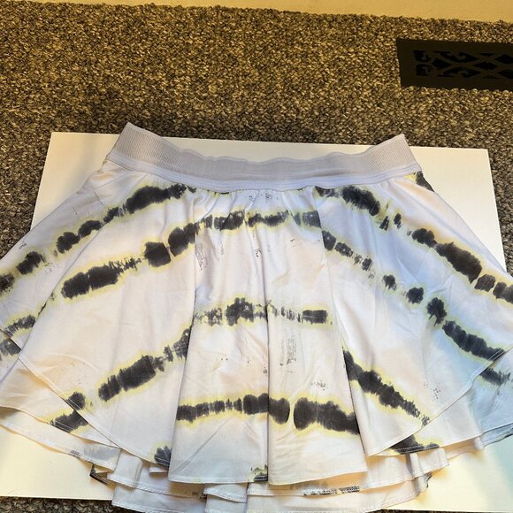 Lululemon Tennis Skort- Size 12 - Picture 1 of 2